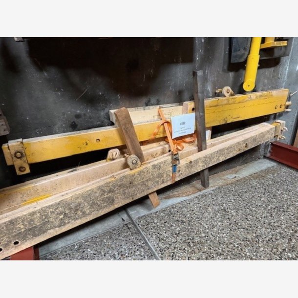 Lifting yoke for nac. roof nm72 (nm25)
