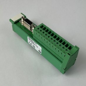 ACC_PHO_UM25_d 9SUB/B/FRONT/Q_2959560