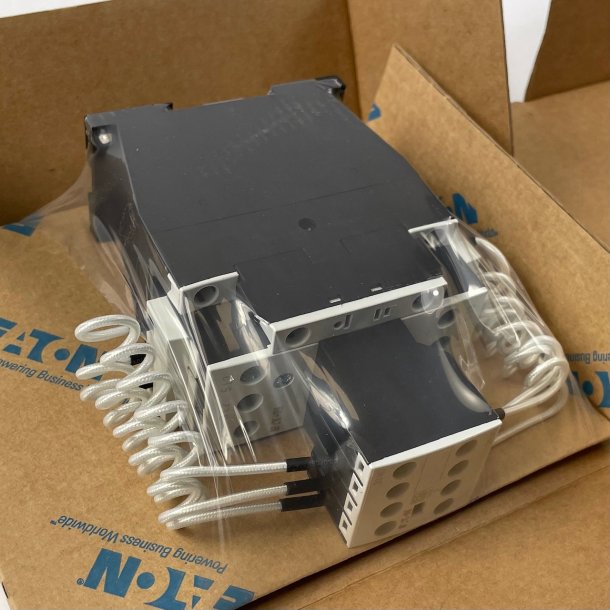 440V 230V CA 3P 25kVAr CONTACTOR. CONTACTOR. HS Code: 85364900, CoO: ES. Weight: 0,60 kg. 