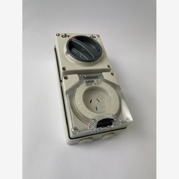 SOCKET 2P 10A 250V IP66 56C310. 