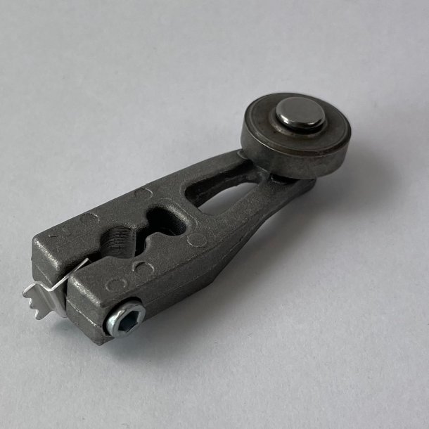 30 mm fixed offset, 19x6 steel roller. LSZ51B. HS code: 85365007, CoO: USA, 100% steel